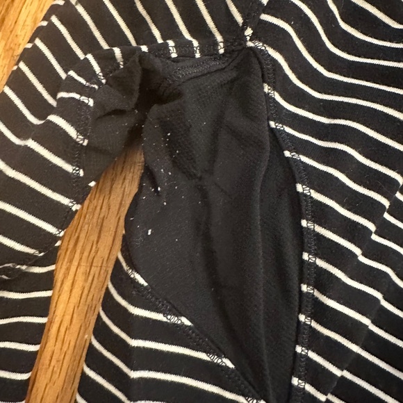 Lululemon Swiftly Tech Long Sleeve – Black & White Stripe, Size 6 - Picture 4 of 6